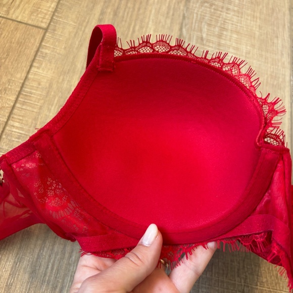 PINK Victoria Secret Red Lace Bra - Picture 4 of 7
